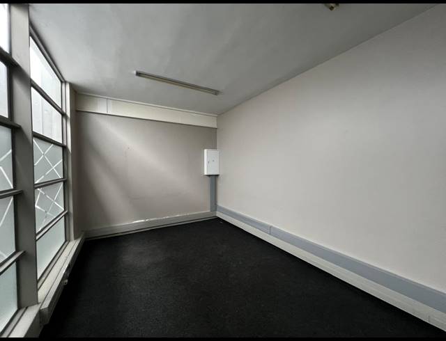 343M² OFFICE TO LET IN WOODSTOCK